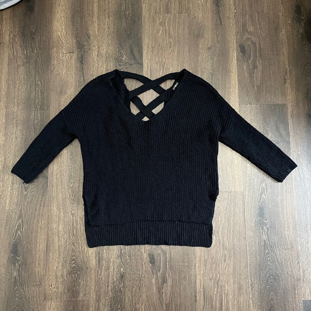 EXPRESS Black V Neck Sweater/Size Small